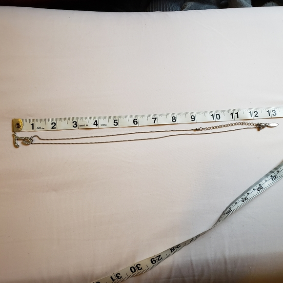 "L" initial rhinestone pendant. NY & Company, EUC - Picture 6 of 11